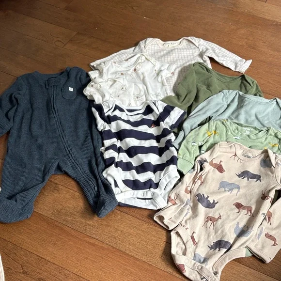 Neutral Safari & Stripe Baby One-Piece Set — Beige/Off-White and Green - Picture 2 of 6